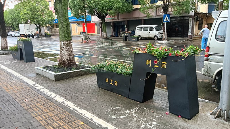 嘉兴道路不锈钢花箱案例