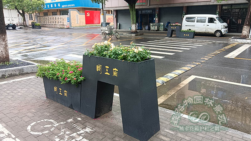 嘉兴道路不锈钢花箱案例